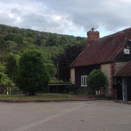 The Old Smithy Bed & Breakfast Duneton ภายนอก รูปภาพ