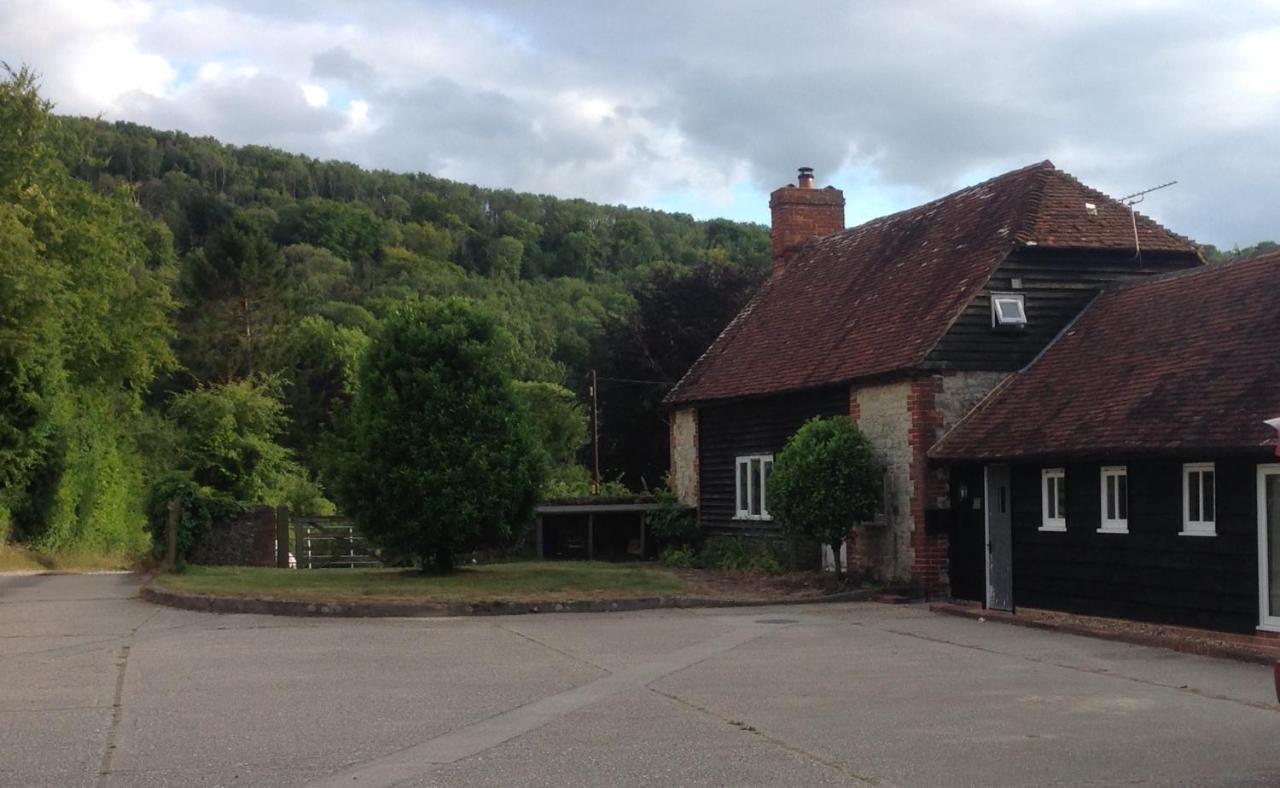 The Old Smithy Bed & Breakfast Duneton ภายนอก รูปภาพ