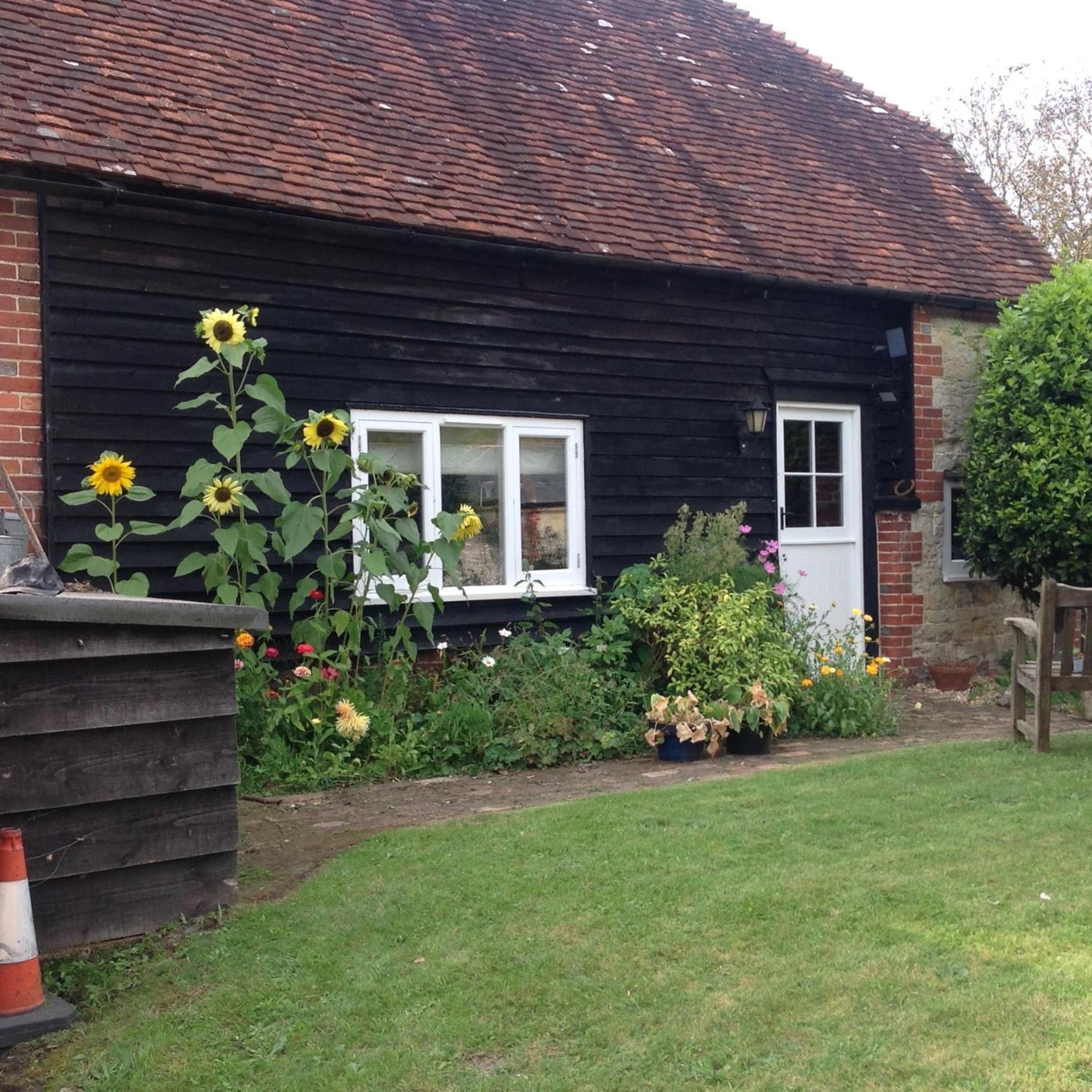 The Old Smithy Bed & Breakfast Duneton ภายนอก รูปภาพ